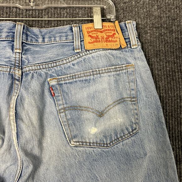 Levi's 501 Mens Straight Leg Slouchy Jeans Size 42 Blue Light Wash Button Fly - Picture 9 of 11